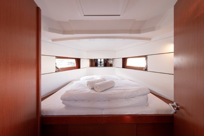 Velero BENETEAU OCEANIS 38.1 11.5m.