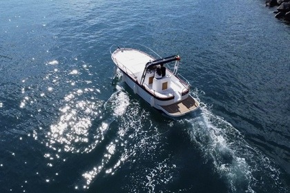 Hire Motorboat Cantieri Tirrenia Viveur 26 open Procida