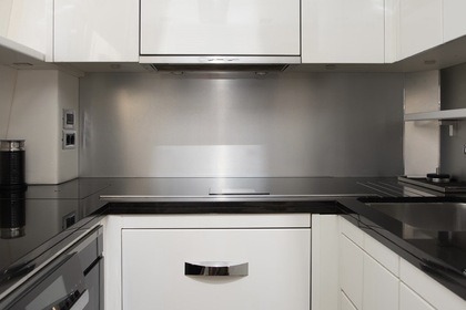 Noleggio Yacht a motore Sunseeker 80 Manhattan Kotor Municipality