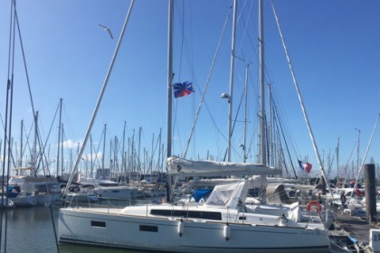 Rental Sailboat Beneteau Oceanis 38.1 La Rochelle
