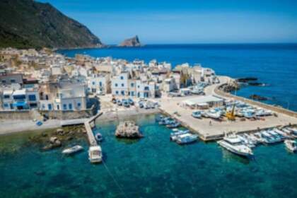 Veleggiate, Tuffi, Snorkeling, Trekking, Abbufate non si riposa quasi mai