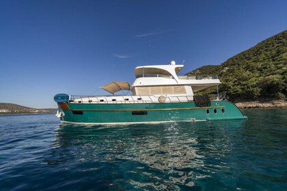 Hire Motorboat Custom Trawler motor yacht Bodrum