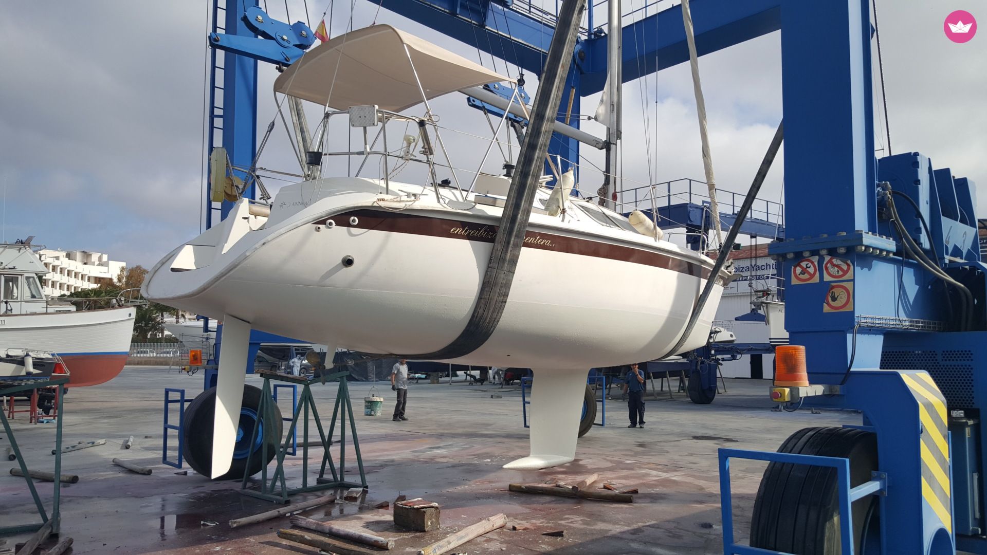 Jeanneau 28.1 in Ibiza for hire