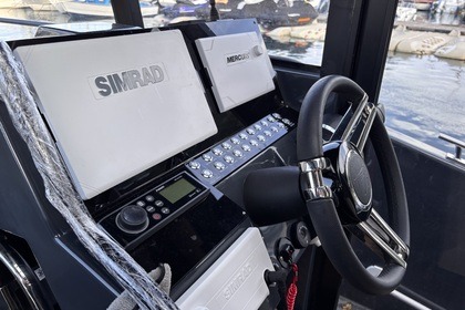 Charter Motorboat Dromeas 28 SUV Cagliari