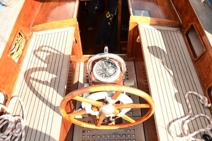 Fantastique voilier classique de 39 pieds équipé sur la mer Baltique au départ de Burgtiefe