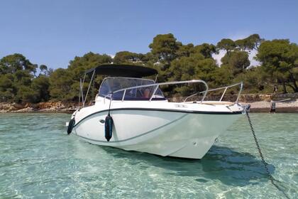 Rental Motorboat Quicksilver activ 675 sundeck moteur Mercury 147 kw Mandelieu-La Napoule