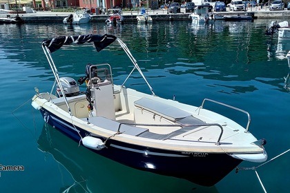 Rental Motorboat Yacthing Golden 4.85 Corfu