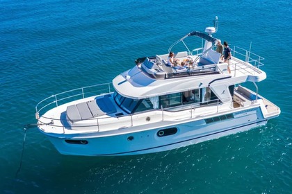 Noleggio Barca a motore Beneteau SWIFT TRAWLER 41 Fly Ajaccio
