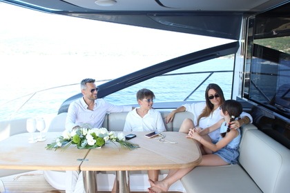 Hyra båt Motorbåt Princess V55 Saint-Tropez
