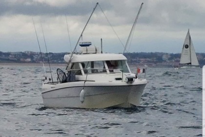 Charter Motorboat Beneteau Antares 710 Anglet