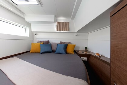 Катамаран LAGOON 40 11,74м.