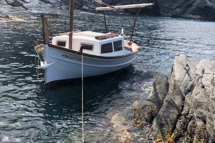 Alquiler Lancha Menorquin 25 Cadaqués
