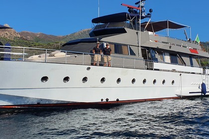 Noleggio Yacht a motore Versilcraft Ultraphanton Isola d'Elba