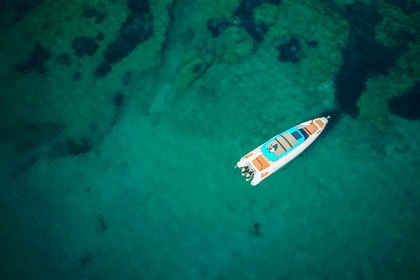 Axopar 37XC Cross Cabin