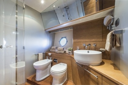 Luxury Yacht Aicon 72 SL