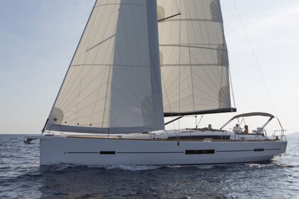 Charter Sailboat Dufour Yachts Dufour 520 GL Lomas de Palmira