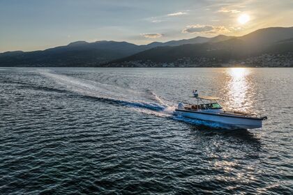 Axopar 28 T-Top mit Kabine. Vollausstattung.