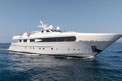 Noleggio Yacht a motore CBI Navi 41m CBI Navi Custom Olbia