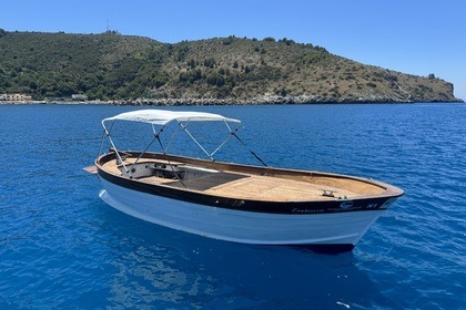 Charter Motorboat Cataldo Aprea 8 mt Palinuro