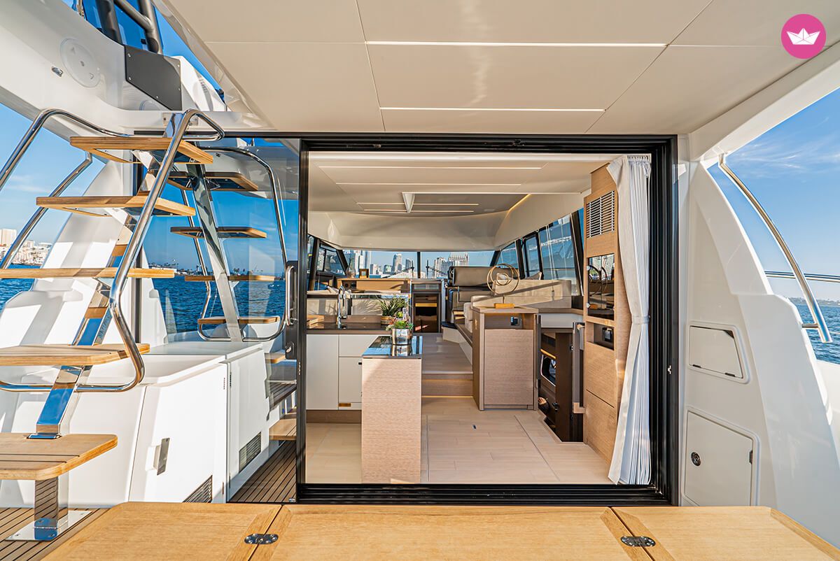 Bateau à moteur Prestige 520 7