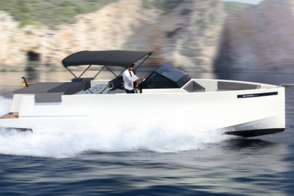 Hire Motorboat DE ANTONIO D33 OPEN Saint-Aygulf