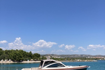 Hire Motorboat Keizer 42 Šibenik