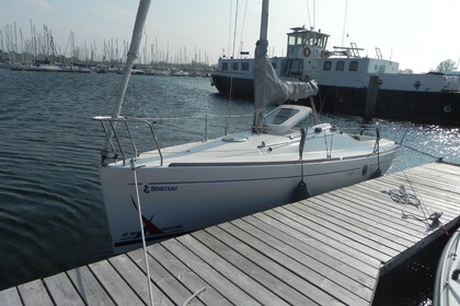 Charter Sailboat Beneteau First 210 Brouwershaven