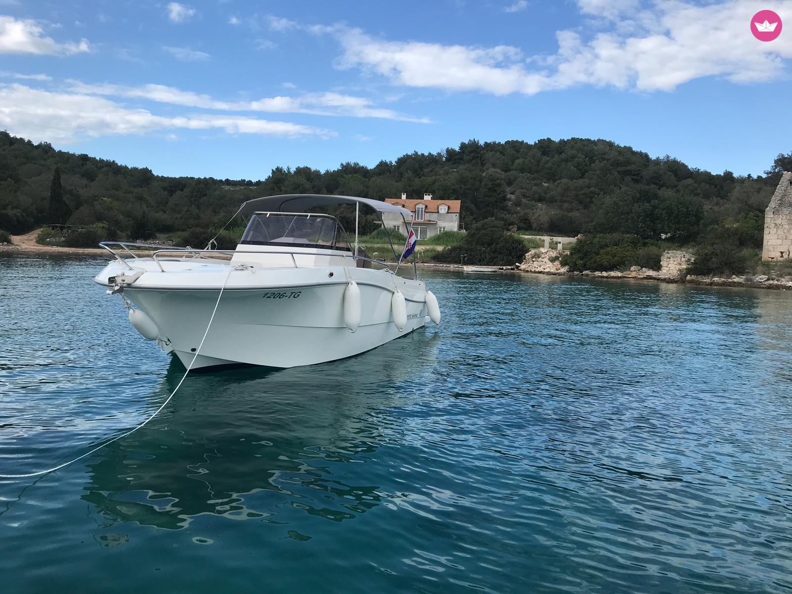 Motorboat Atlantic Marine 750 Antlantic Marine 750 for hire