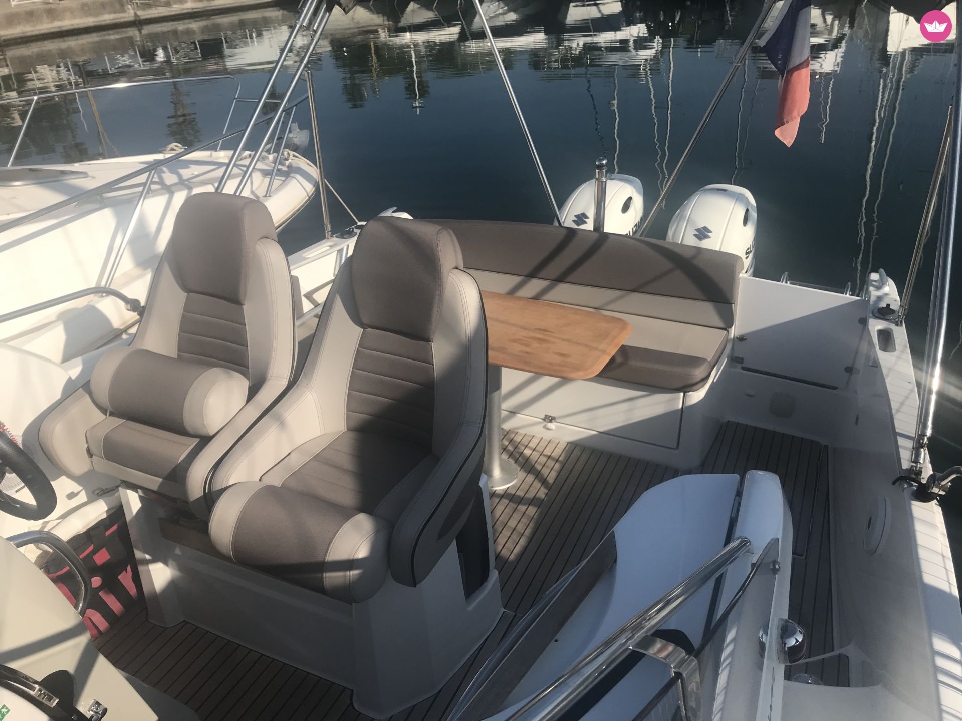 Bateau à moteur Jeanneau Cap Camarat 8.5 Wa de particuliers et professionnels