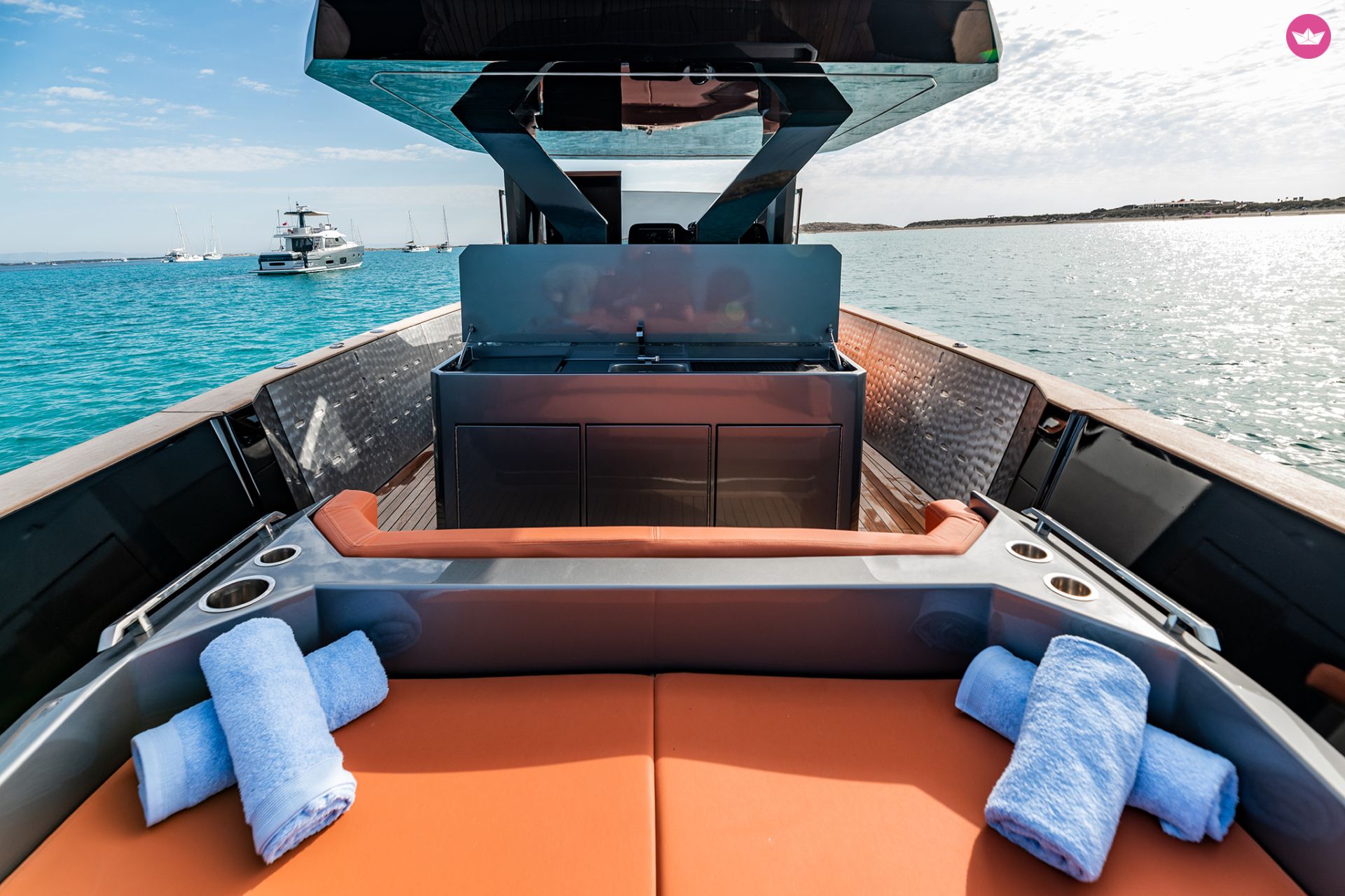 Bateau à moteur Reale Heritage 900cv 6