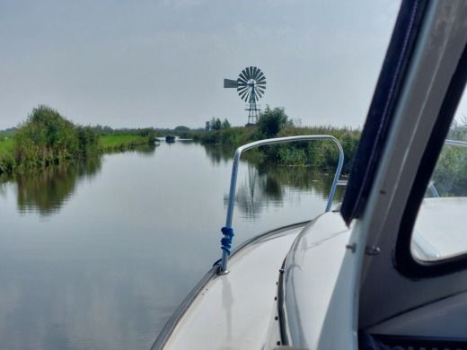 Sneek Houseboat Albin 25 Hardtop alt tag text