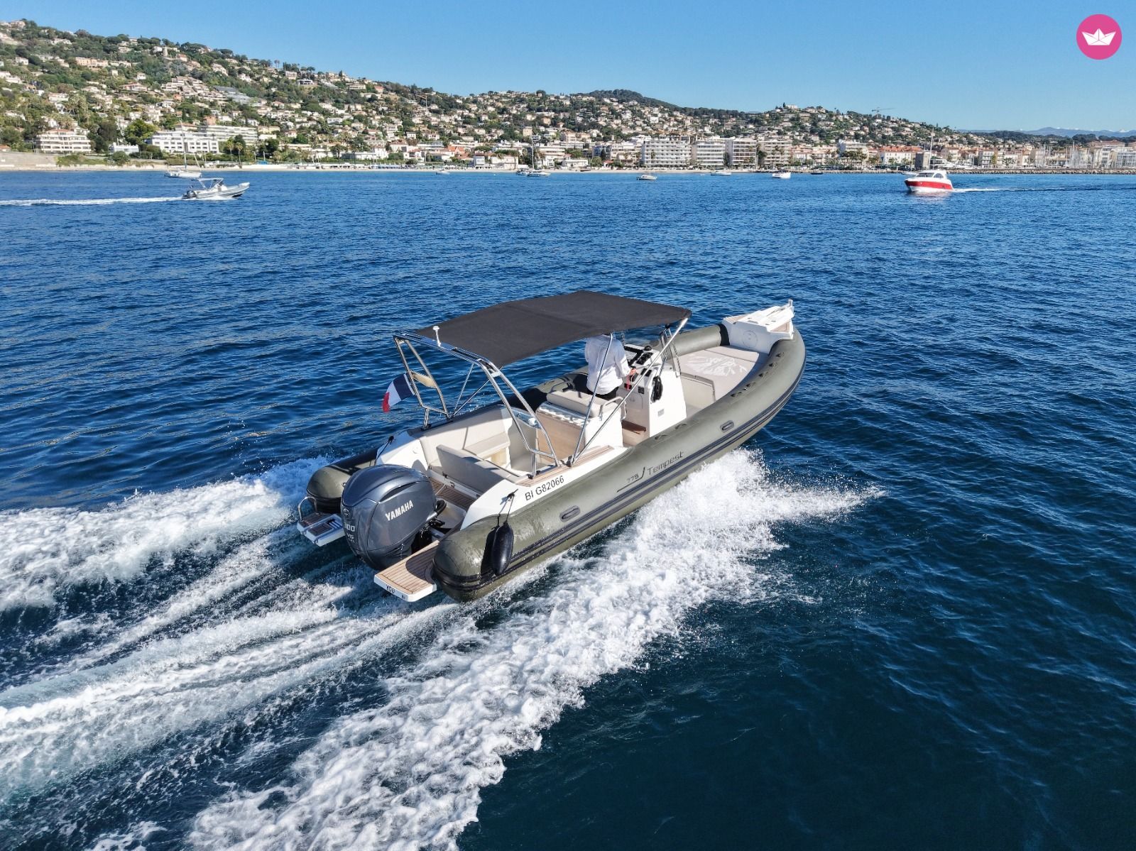 Semi-rigide Capelli Tempest 775 300cv 3