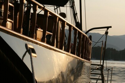 Luxury Motorsailer in Athens & Mykonos!