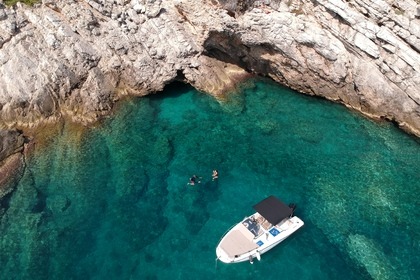 Quicksilver 675 Sundeck