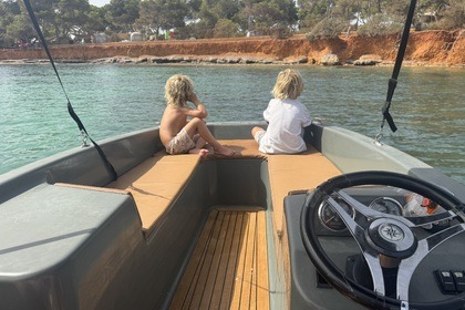 Location Bateau sans permis  Magonis Wave 550 Santa Eulalia del Río