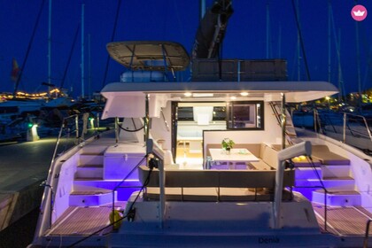 Charter Catamaran Aventura Catamarans AV 37 Dénia