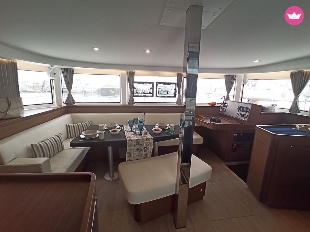 Catamaran Lagoon Lagoon 42 12.8m 3
