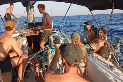 Rent the Dromor Apollo 12 Sailboat in Athens!