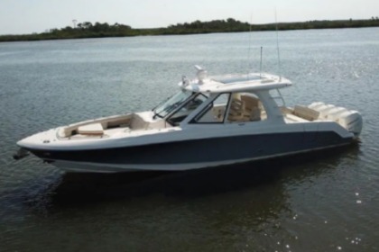 Hire Motorboat Boston Whaler Realm Naples