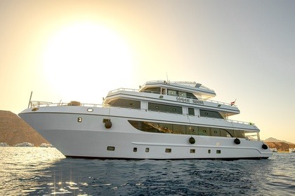 Hire Motorboat South Moon Diving Yachts Shipyard Customised Sharm El-Sheikh