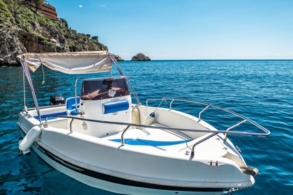 Location Bateau sans permis  Tancredi Blumax 40 CV Giardini-Naxos