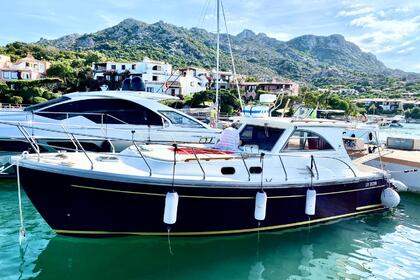 Miete Motorboot Cantieri Estensi Gold star 360 Porto Cervo