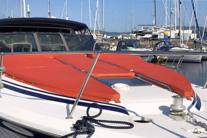 Rental Motorboat Sea Ray Sundancer 37 Pontevedra