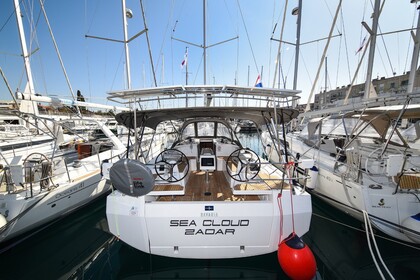 Charter Sailboat  Bavaria C38 Zadar
