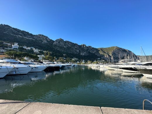 Beaulieu-sur-Mer Sailboat Jeanneau Fantasia alt tag text