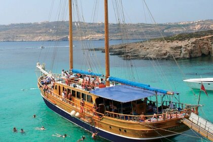 Charter Motorboat 29m Turkish Gullett Sliema