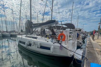 Noleggio Barca a vela 3 DUFOUR 41 - KE (3D/2C/0P) Hyères