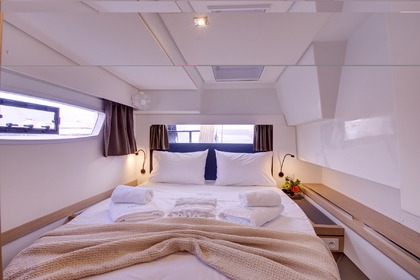 Helidoni Fountaine Pajot Tanna 47