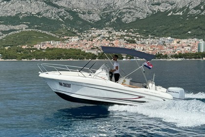 Charter Motorboat Beneteau Flyer 650 Makarska