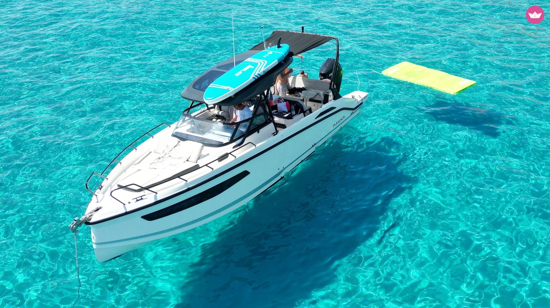 Bateau à moteur Navan S30 350cv